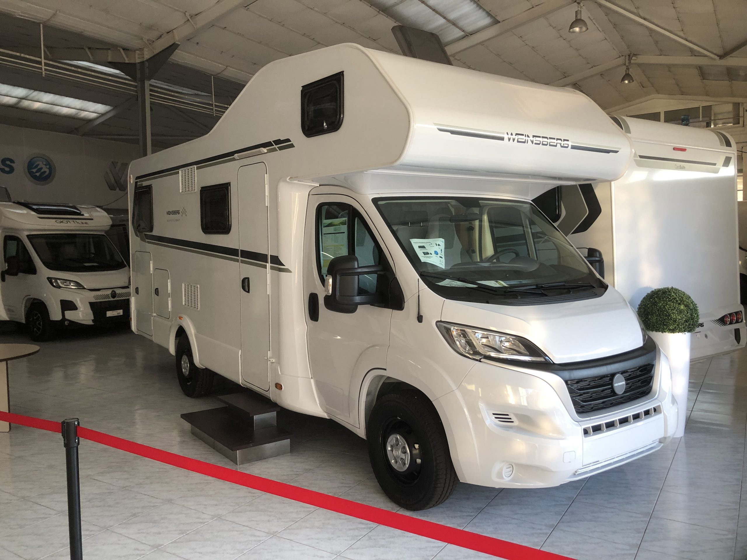 Weinsberg CaraHome 650 MF. [Para 5 Personas]